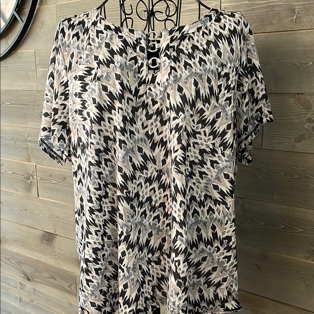 Preswick & Moore Black, White & Tan Patterned Blouse